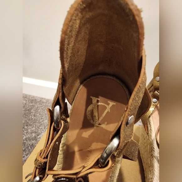 VC by Vince Camuto metallic platform shoes - Picture 13 of 15